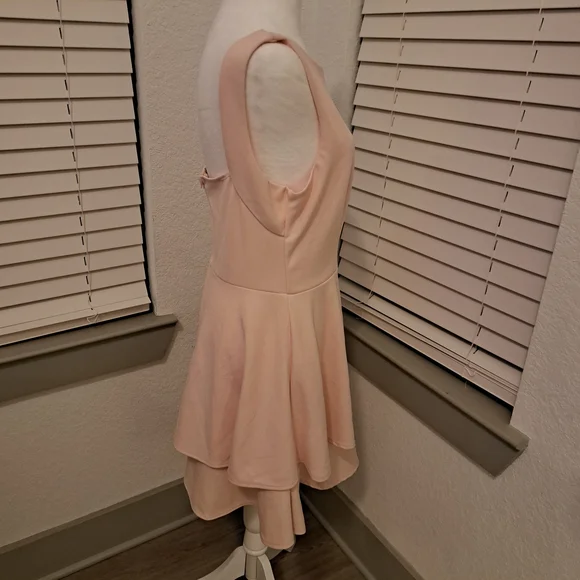 Elegant Pink Sleeveless Dress - Picture 7 of 13